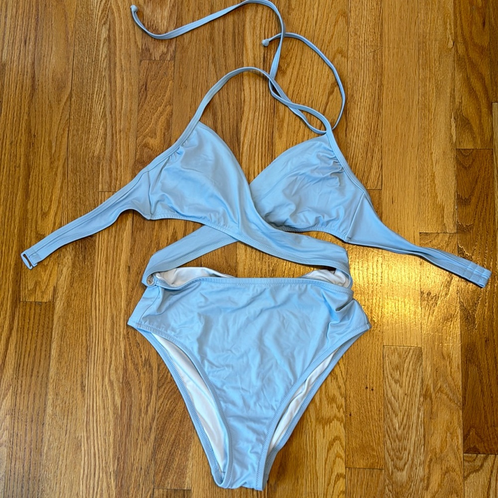 Victoria’s Secret size Large cute one piece bikini!